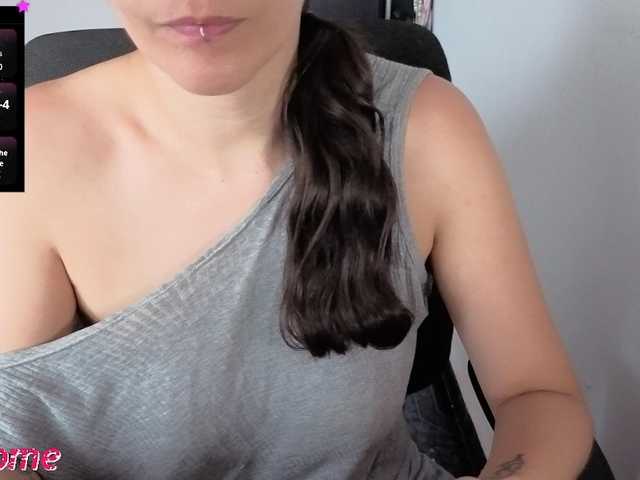 Giselle-moon's BongaCams show and profile
