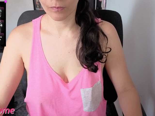 Giselle-moon's BongaCams show and profile