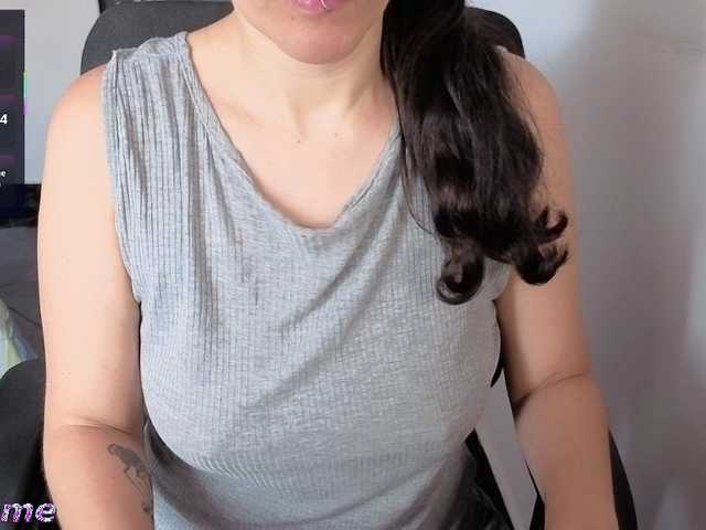 Giselle-moon's BongaCams show and profile