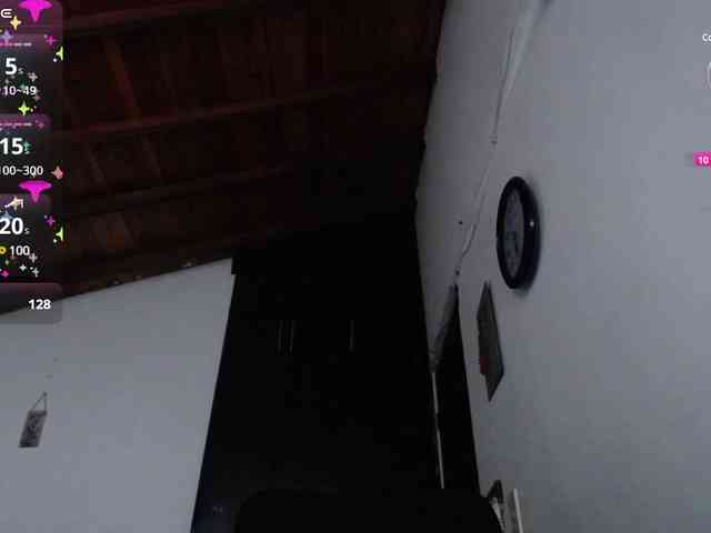 Giselle-moon webcam