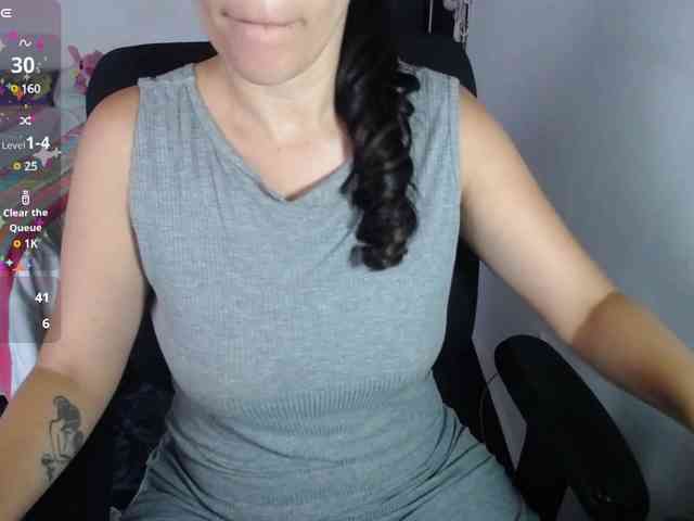 Giselle-moon webcam