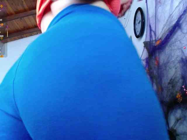 Giselle-moon webcam