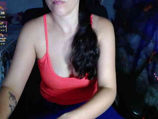 Giselle-moon webcam