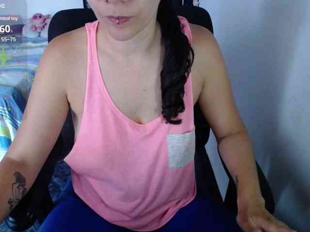 Giselle-moon webcam
