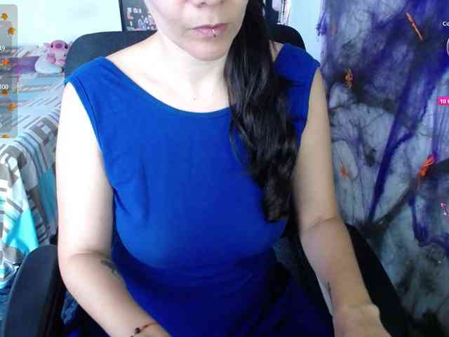 Giselle-moon webcam