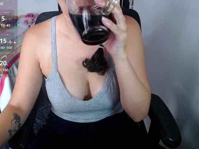 Giselle-moon webcam
