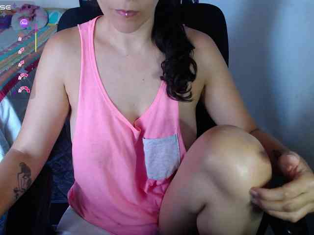 Giselle-moon webcam