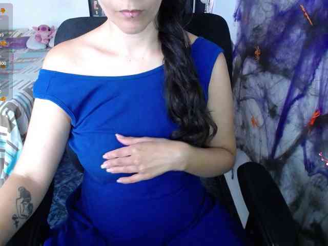 Giselle-moon webcam
