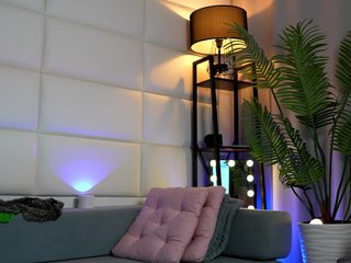 JuliaDragon Porn Show