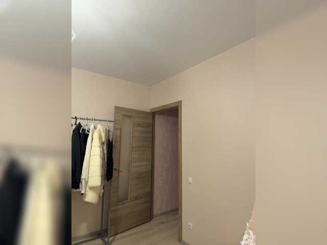 Julia93cherry's BongaCams show and profile