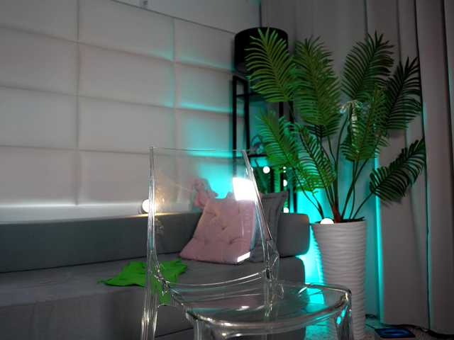 Admire Julia93cherry, she wants to masturbate for you Julia93cherry from BongaCams