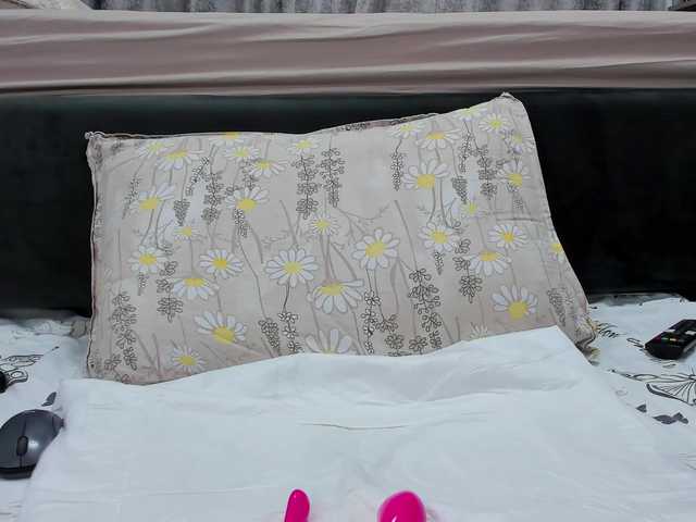 Wowsquirtx1's BongaCams show and profile