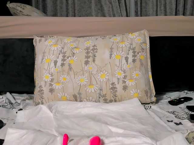 Wowsquirtx1's BongaCams show and profile