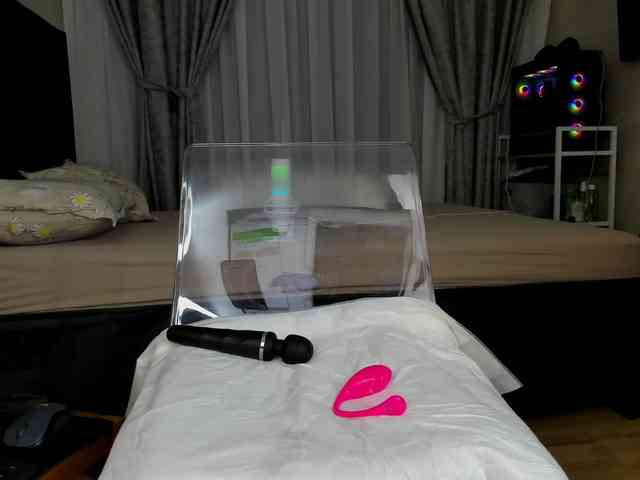 Wowsquirtx1 webcam