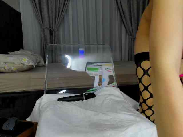 Wowsquirtx1 webcam