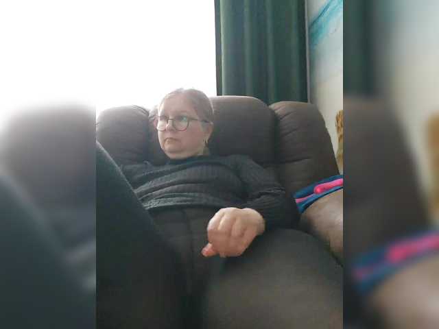 Adiline's BongaCams show and profile