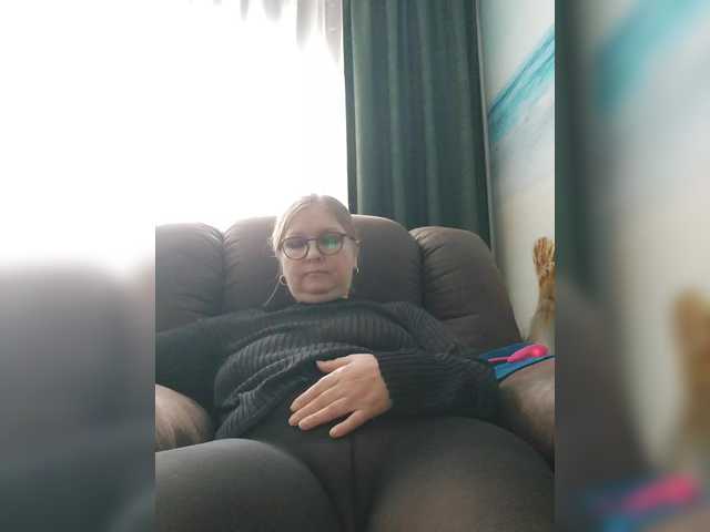 Adiline's BongaCams show and profile