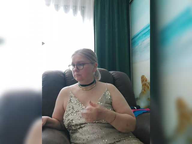 Adiline's BongaCams show and profile