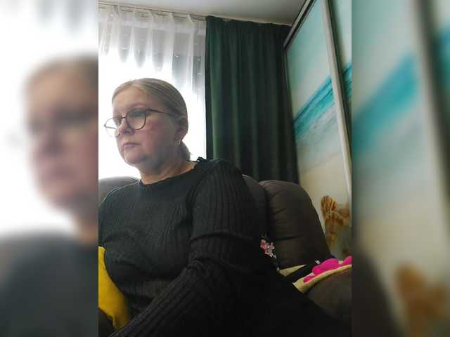 Adiline's BongaCams show and profile