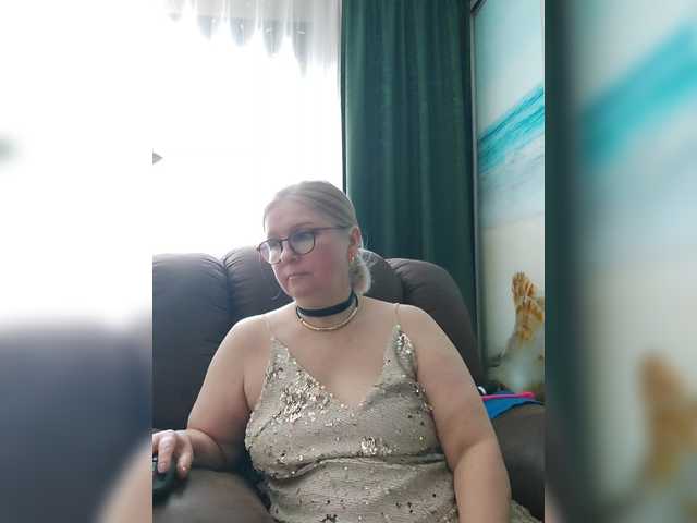 Adiline's BongaCams show and profile