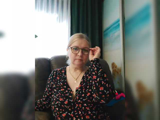 Adiline's BongaCams show and profile