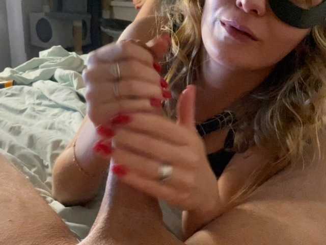 twoninja's BongaCams show and profile