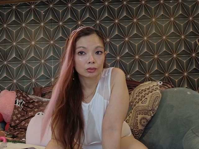 YummyMeily's BongaCams show and profile