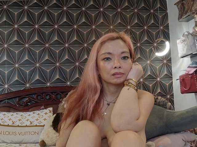 YummyMeily's BongaCams profile