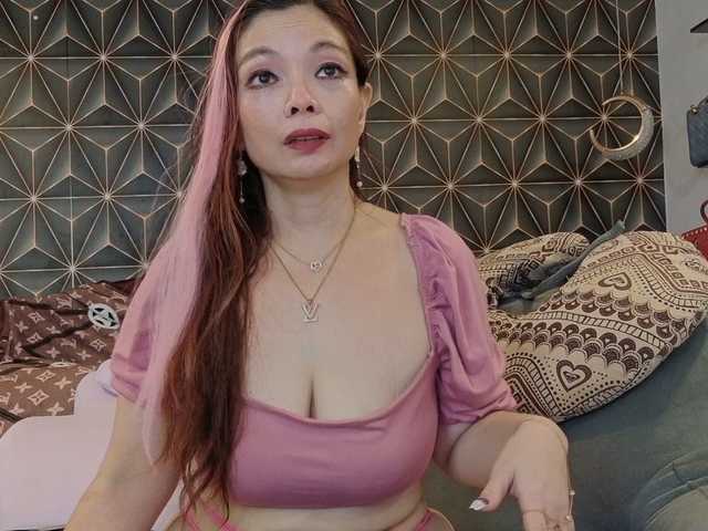 YummyMeily's BongaCams show and profile