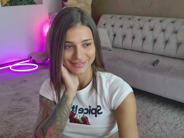 Sex chat gratuit in direct cu LennaGodess pe BongaCams