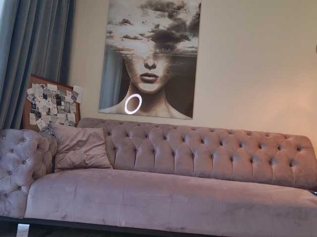 LennaGodess's BongaCams show and profile