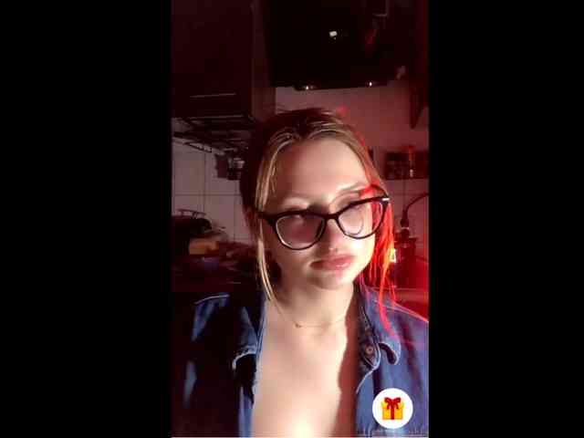 Sunny_Bunny webcam
