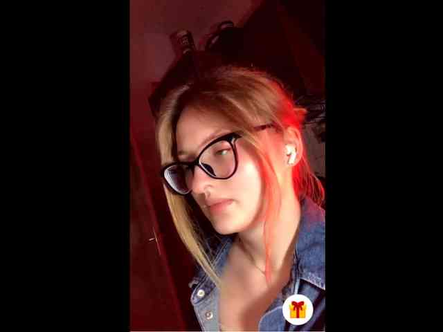 irisachka Live Webcam on BongaCams