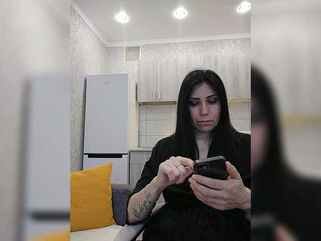 HotyWinter84's BongaCams show and profile