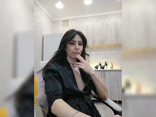 HotyWinter84's BongaCams show and profile