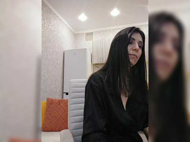 HotyWinter84's BongaCams show and profile