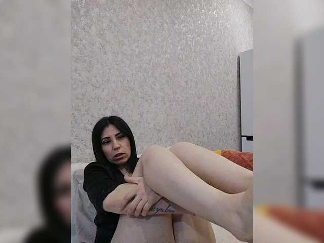 HotyWinter84's BongaCams show and profile