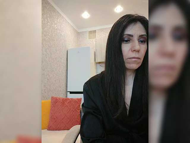 HotyWinter84's BongaCams show and profile