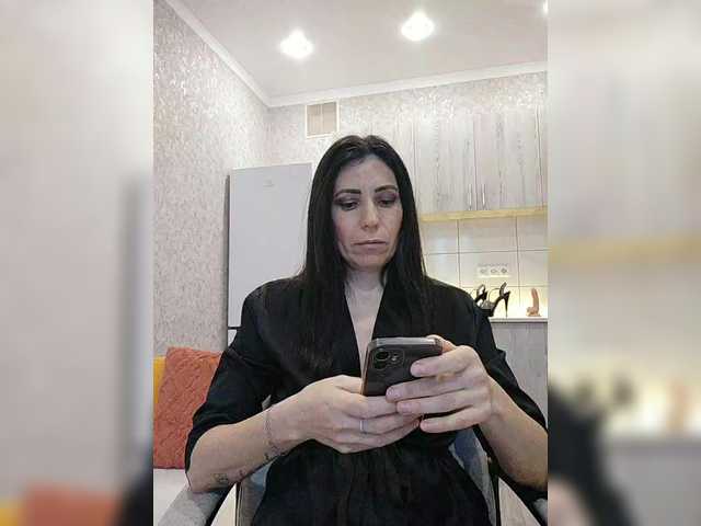HotyWinter84's BongaCams show and profile