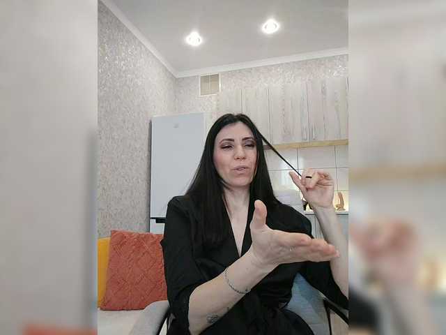 HotyWinter84's BongaCams show and profile