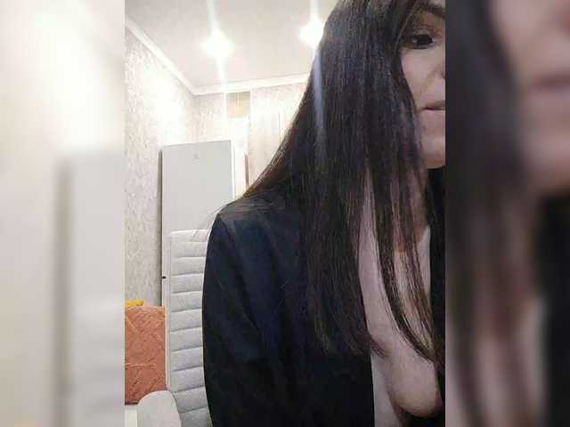 HotyWinter84's BongaCams show and profile