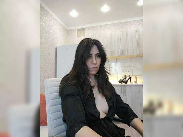 HotyWinter84's BongaCams show and profile