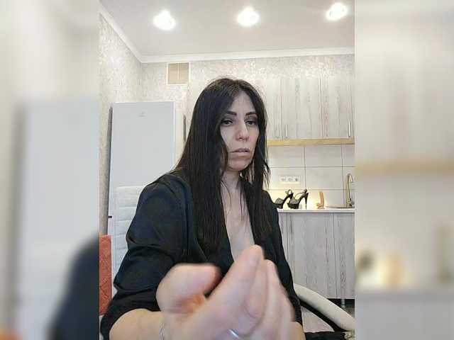 HotyWinter84's BongaCams show and profile