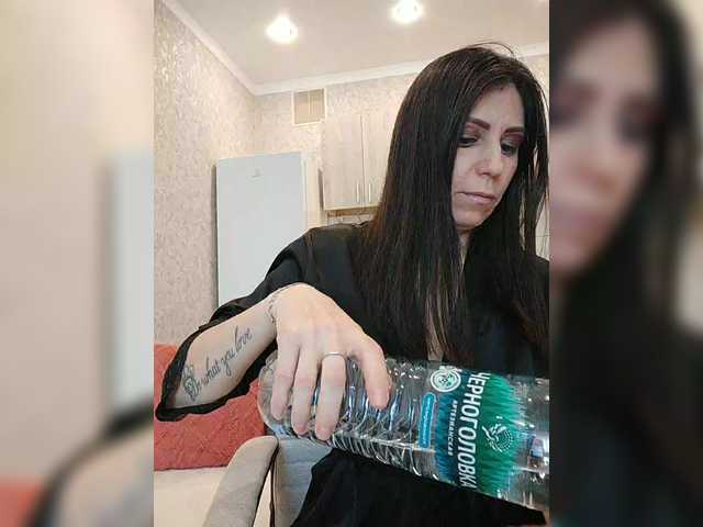 HotyWinter84's BongaCams show and profile