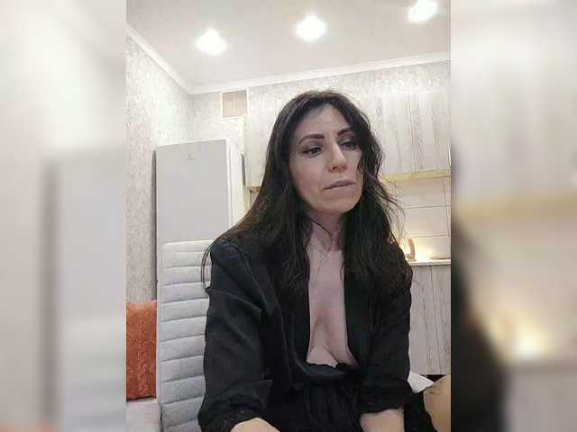 HotyWinter84's BongaCams show and profile