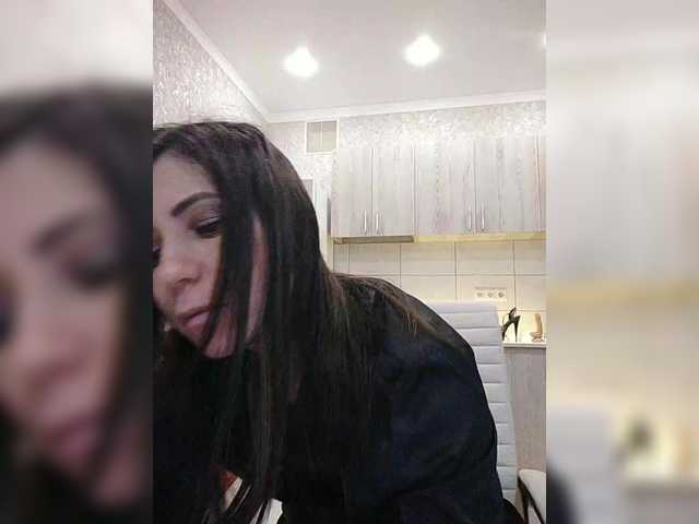 HotyWinter84's BongaCams show and profile