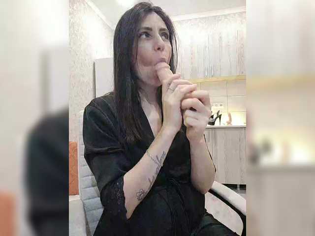 HotyWinter84's BongaCams show and profile