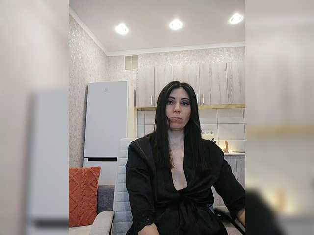 HotyWinter84's BongaCams show and profile