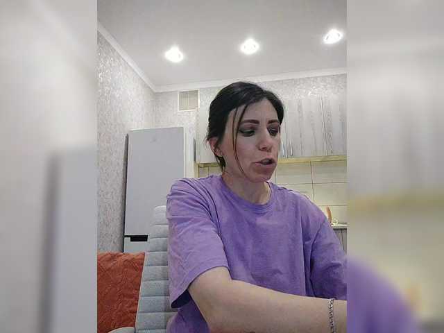 HotyWinter84's BongaCams show and profile