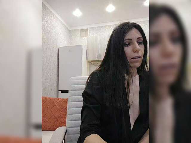 HotyWinter84's BongaCams show and profile